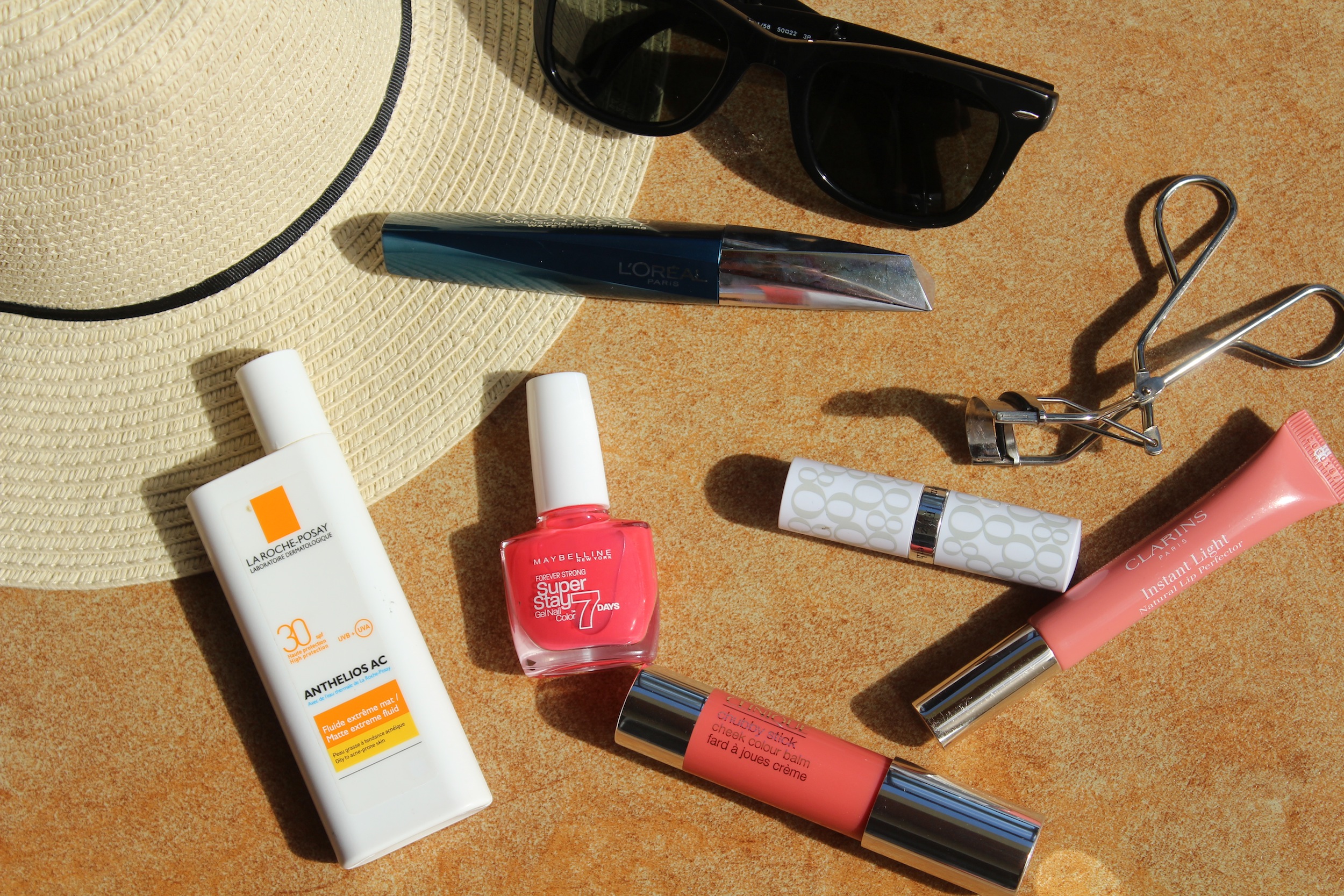 Beach Makeup & Essentials