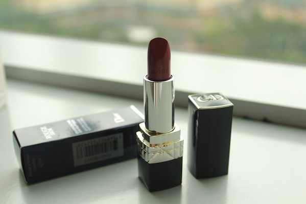 Rouge Dior Couture Colour Voluptuos Care Lipstick in Pied-de-poule-977