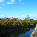 The moat around Osaka castle by facemadeup.com