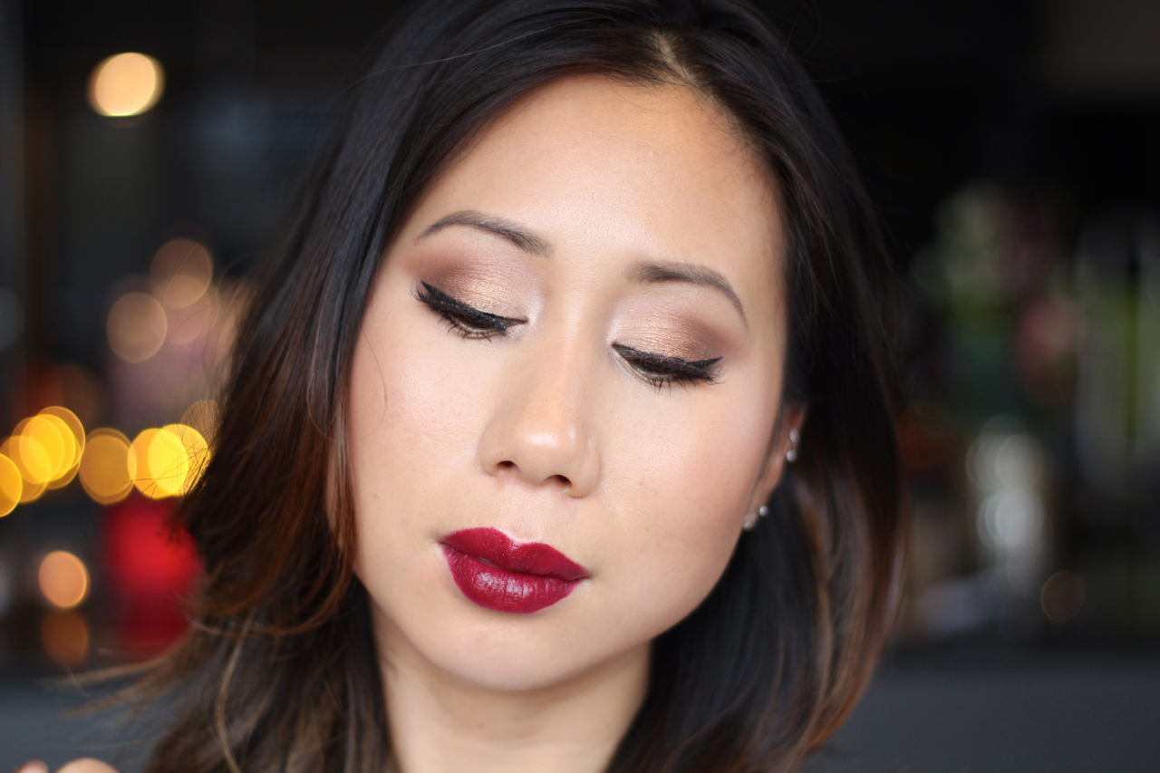 Golden Eyes and Red Lips Makeup Tutorial
