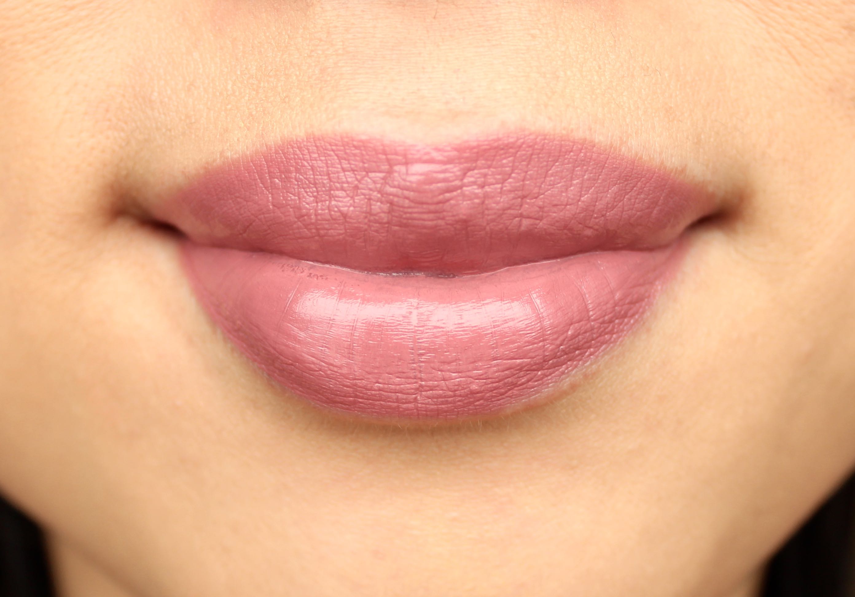 Mac Amplified Lipstick in Cosmo - Facemadeup.com