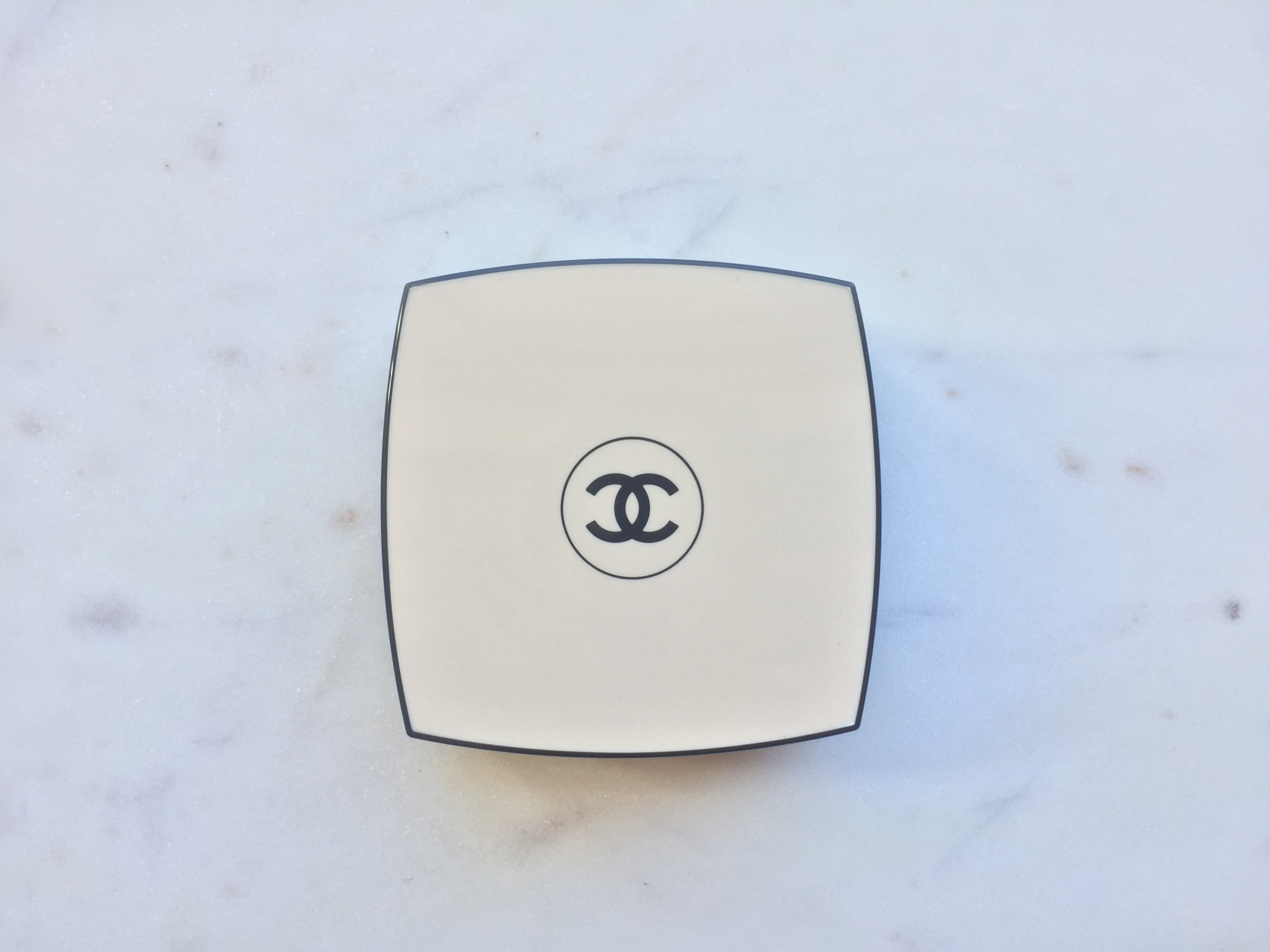 Chanel Les Beiges Healthy Glow Gel Touch Foundation review